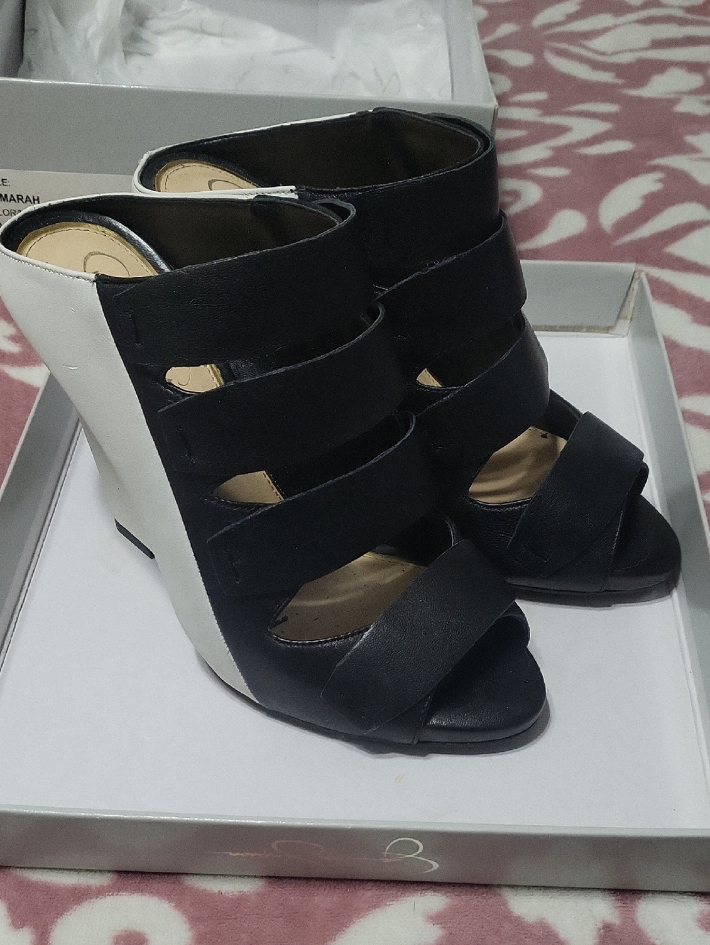 REAR Jessica Simpson Black and White Strappy Wedge Heels" LIKE NEW"